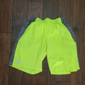 Under Armour boy's neon yellowish lime green athletic shorts size Youth Large